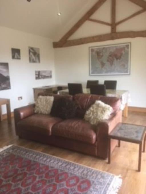 뉴포트 Courtside Barn, Lynn, Newport 빌라 외부 사진