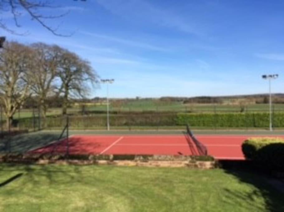 뉴포트 Courtside Barn, Lynn, Newport 빌라 외부 사진