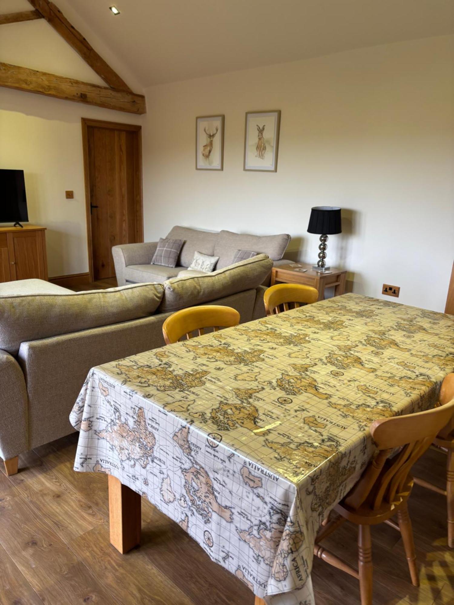 뉴포트 Courtside Barn, Lynn, Newport 빌라 외부 사진